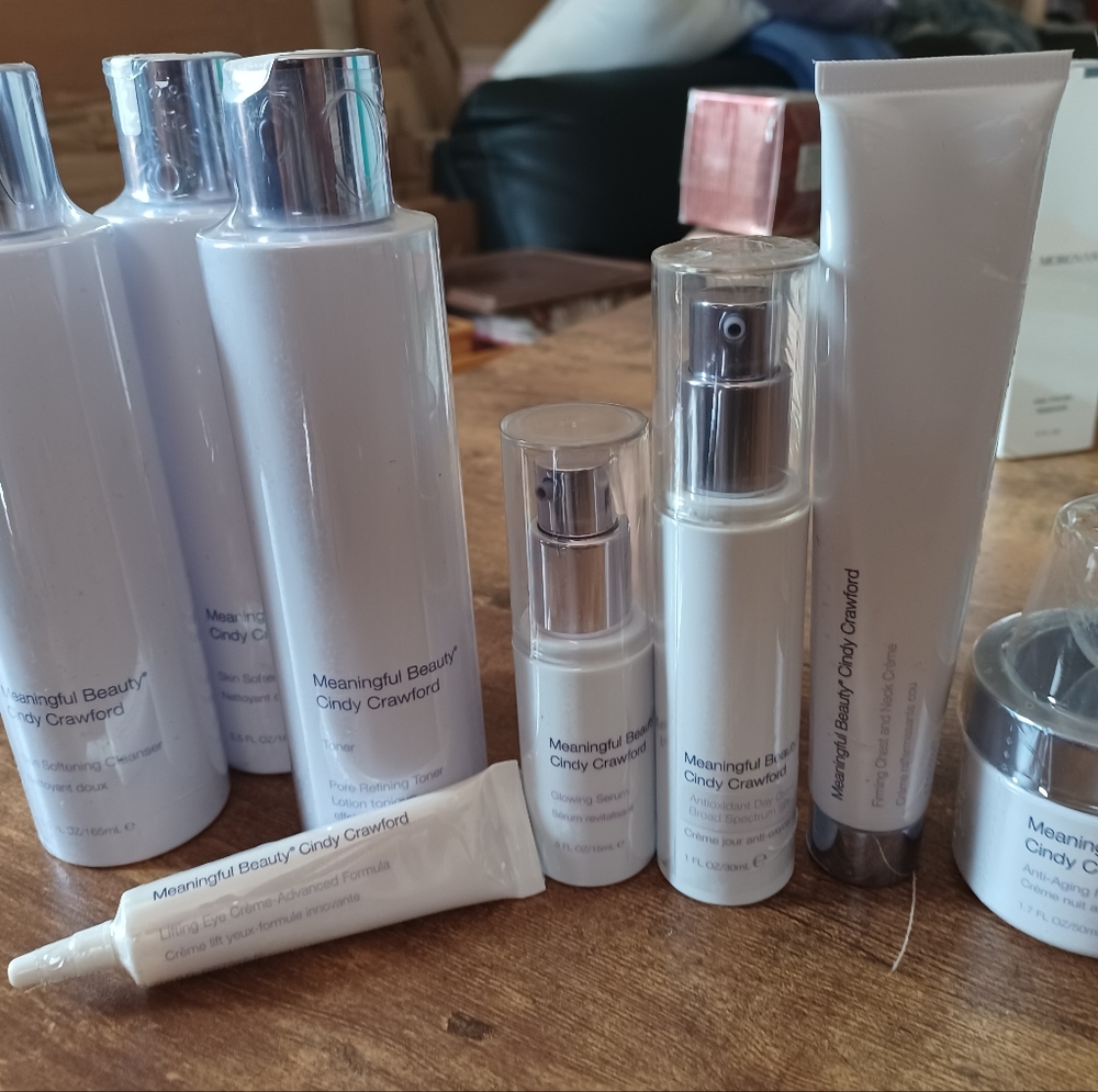 Meaningful Beauty Cindy Crawford collection